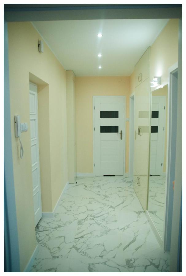 Color 24 Apartament III Stalowa Wola Buitenkant foto